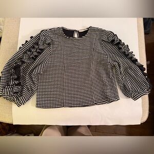 Elegant Black and White Women's Blouse w Bulky Sleeves